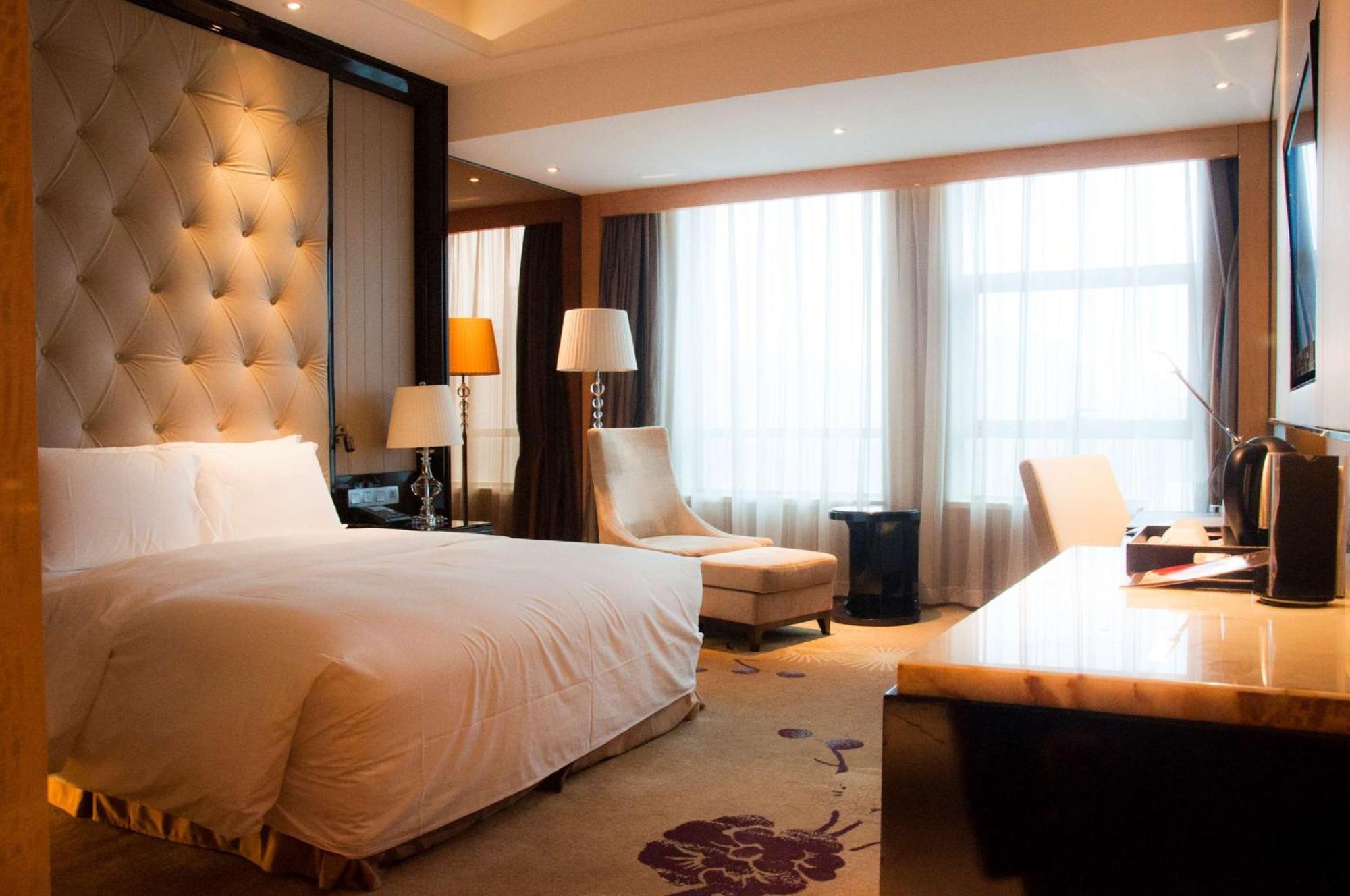 Готель Hilton Nanjing Нанкін Екстер'єр фото