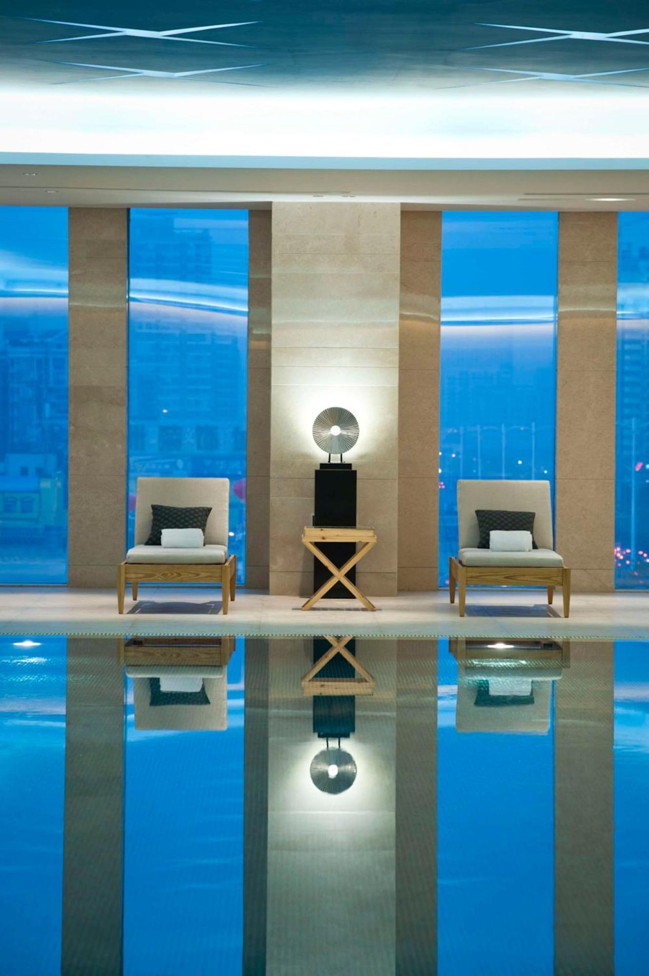 Готель Hilton Nanjing Нанкін Екстер'єр фото